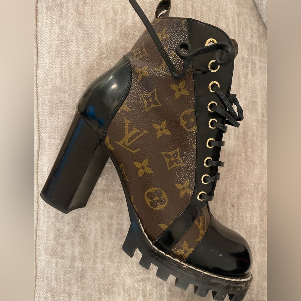 Louis Vuitton Star Trail Ankle Boot size 39